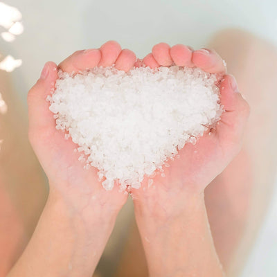 Benefits of a Dead Sea salt bath: the ultimate guide
