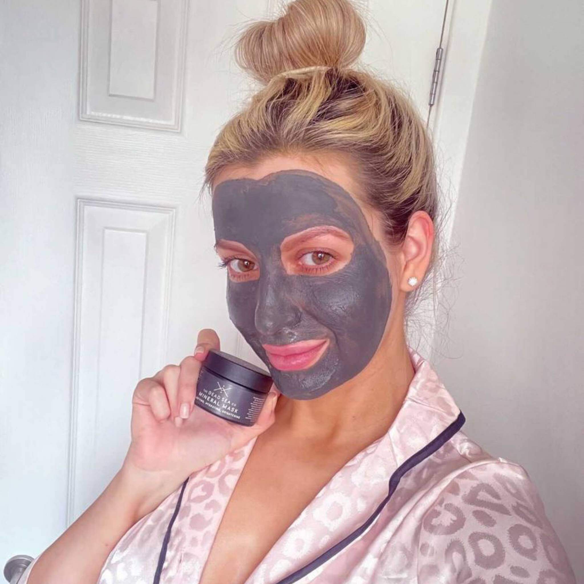 Influencer using Dead Sea Mud Face Mask